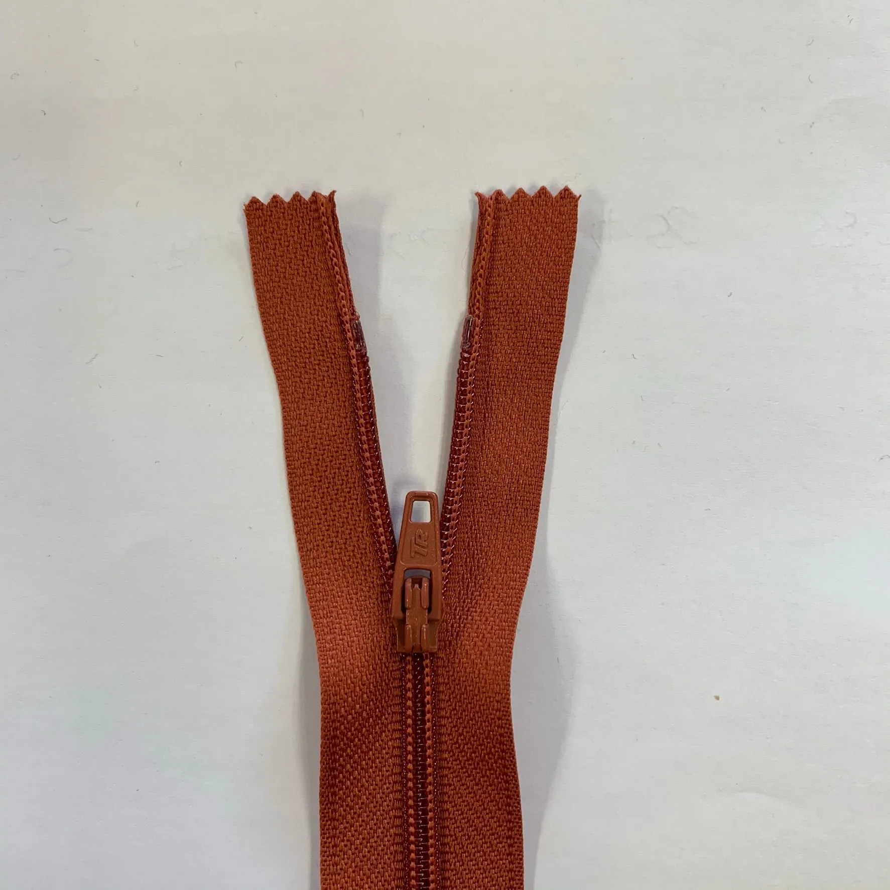 16" / 40cm Nylon Zip  - Select Colour New